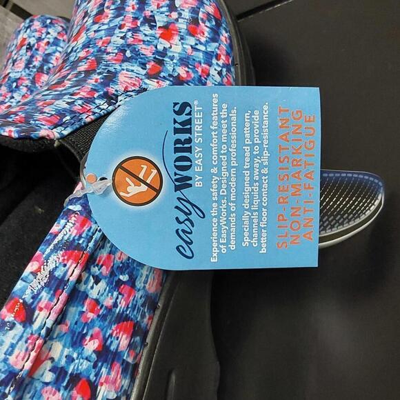 Easy Works by Easy Street Women's Leeza Slip Resistant Clog | 11M - Picture 6 of 9